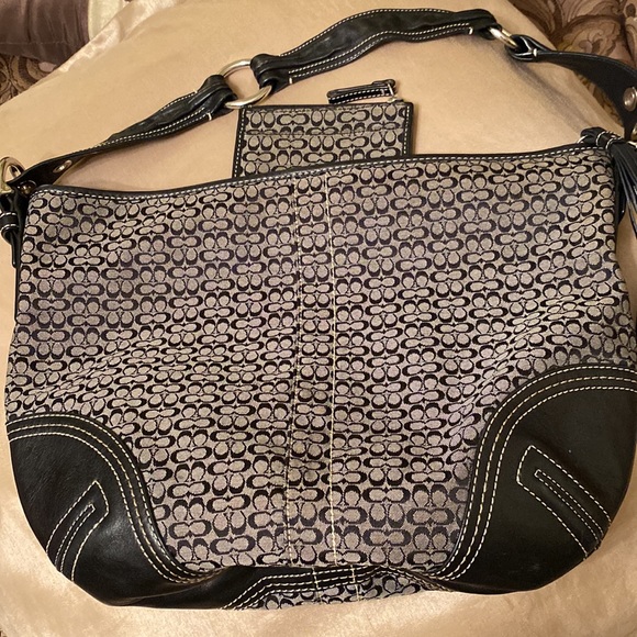 Coach handbag with small wallet - Picture 5 of 9